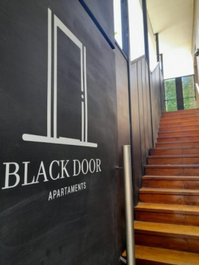 Black Door Apartament